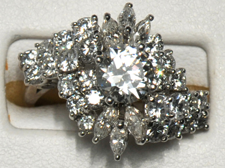 18K White Gold Diamond Ring, ca. 1970