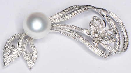 18K White Gold Diamond and Pearl Pin