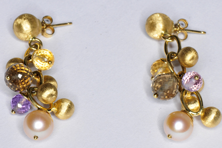 18K Yellow Gold Pearl Earrings