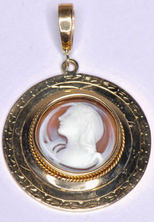 14K Yellow Gold Cameo Pendant