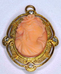 14K Yellow Gold Coral Cameo Pin/Pendant