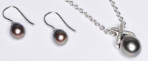 18K White Gold Tahitian Pearl Necklace and Earrings