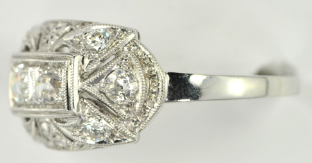 18K White Gold Vintage Diamond Ring