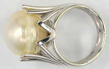 18K White Gold Pearl Ring