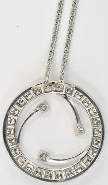 Platinum Diamond Circle Pendant